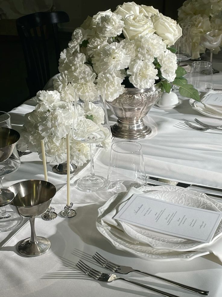 TABLE SETTINGS & CUTLERY FOR HIRE