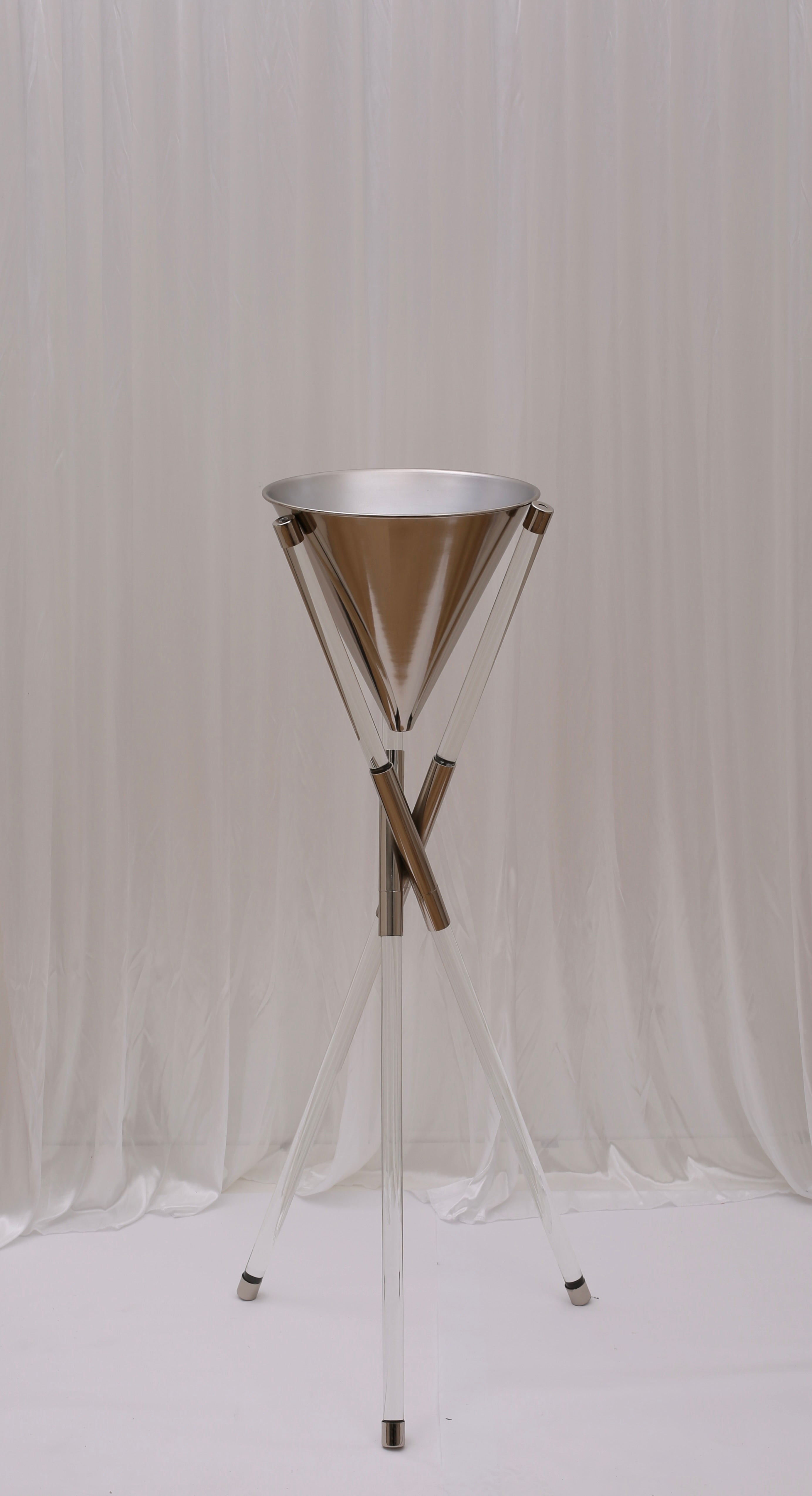 Amelia Tripod Floral Stand Medium/ Silver