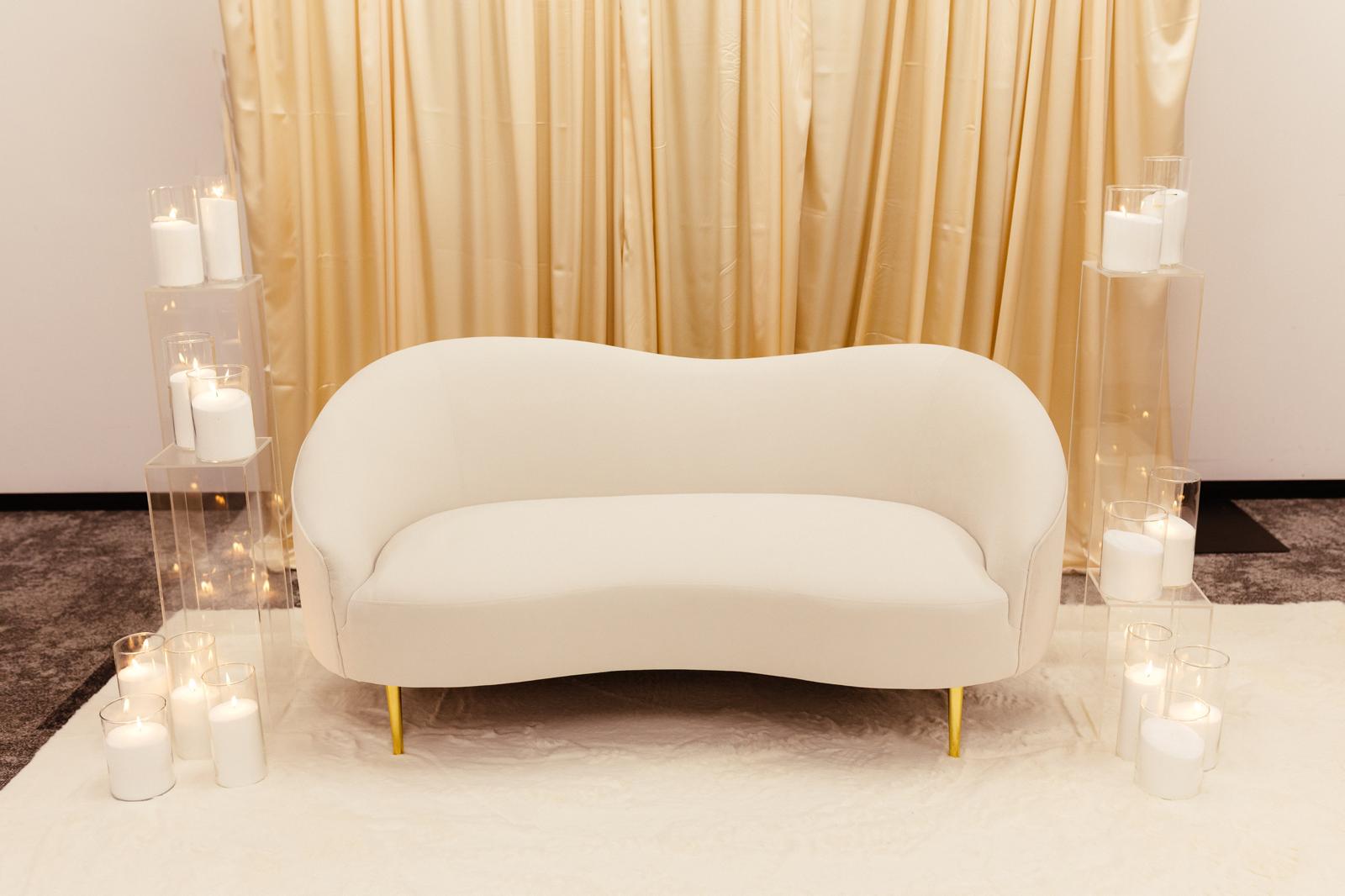 2-Seater Velvet Chaise Lounge For Hire